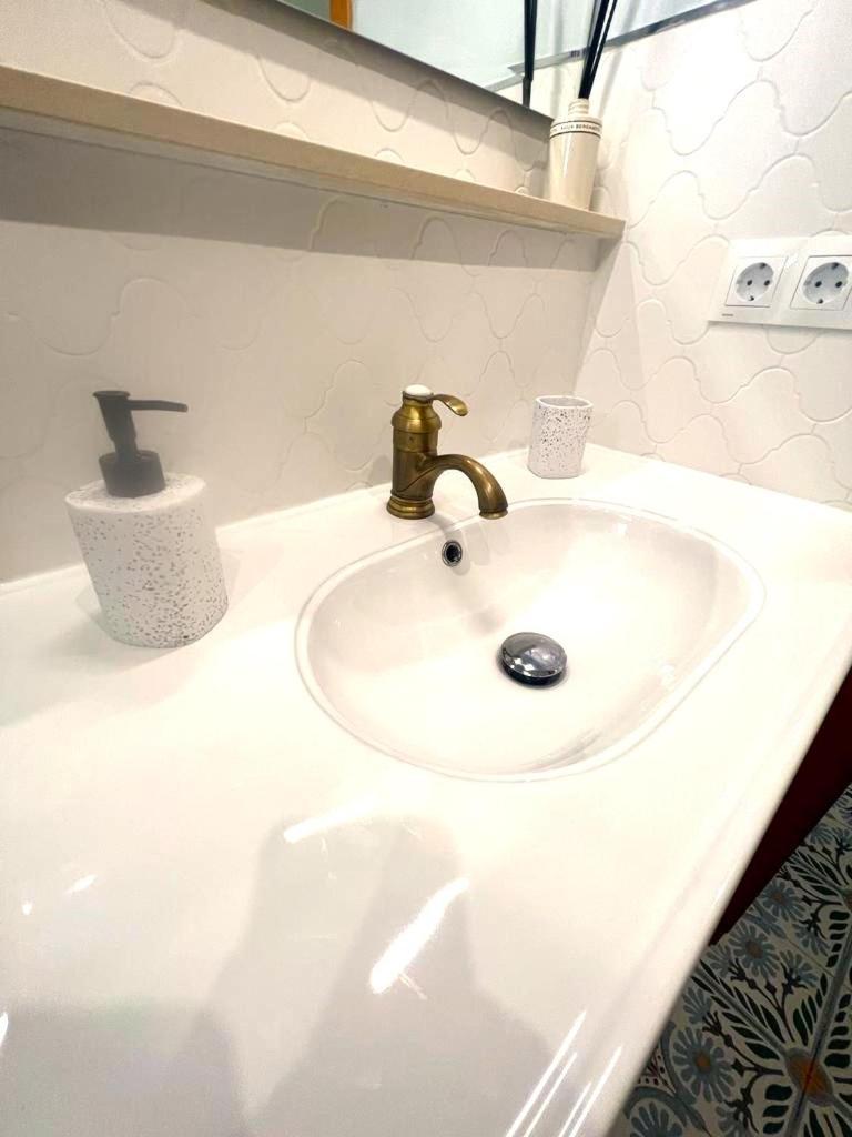 Esmeralda Apartment With Free Private Underground Parking Valencia Exterior foto